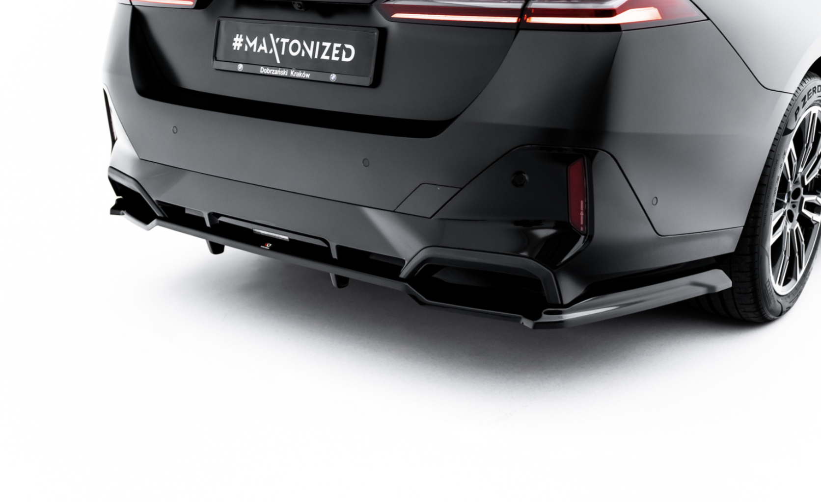 Splitter Tylny (Z Dyfuzorem) V.1 Maxton BMW 5 : i5 M-Pack Sedan : Touring G60 : G61-4