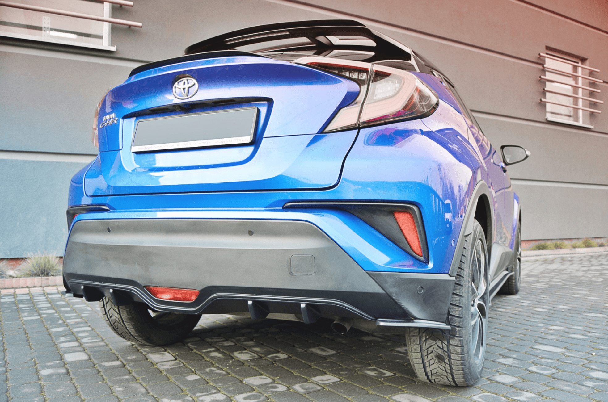 DOKŁADKA TYLNA TOYOTA C-HR-3
